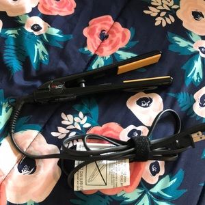 Chi Air Compact flat iron